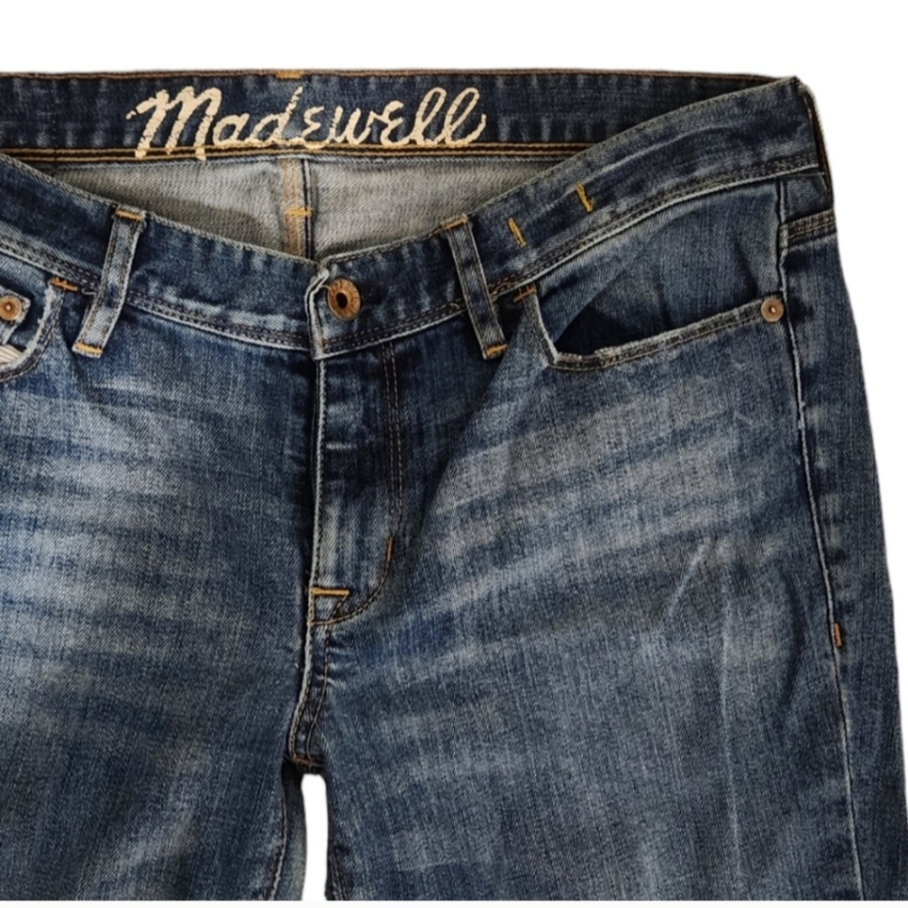 madewell size 30x32 bootcut jeansfree of stains and rips